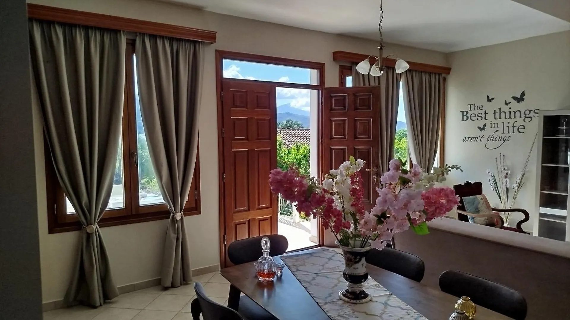 فيلة Sunrise Vila ليكسوري اليونان
